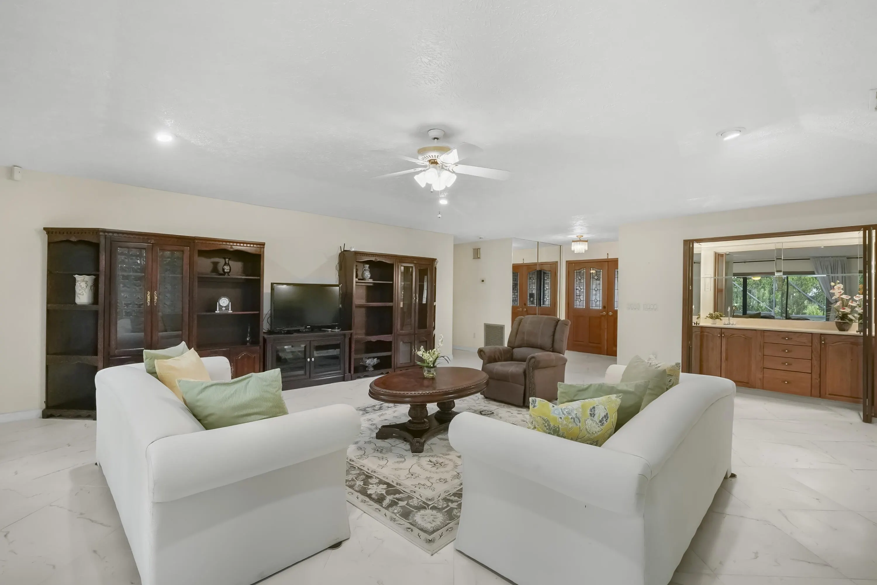 472 SE Majestic Terrace