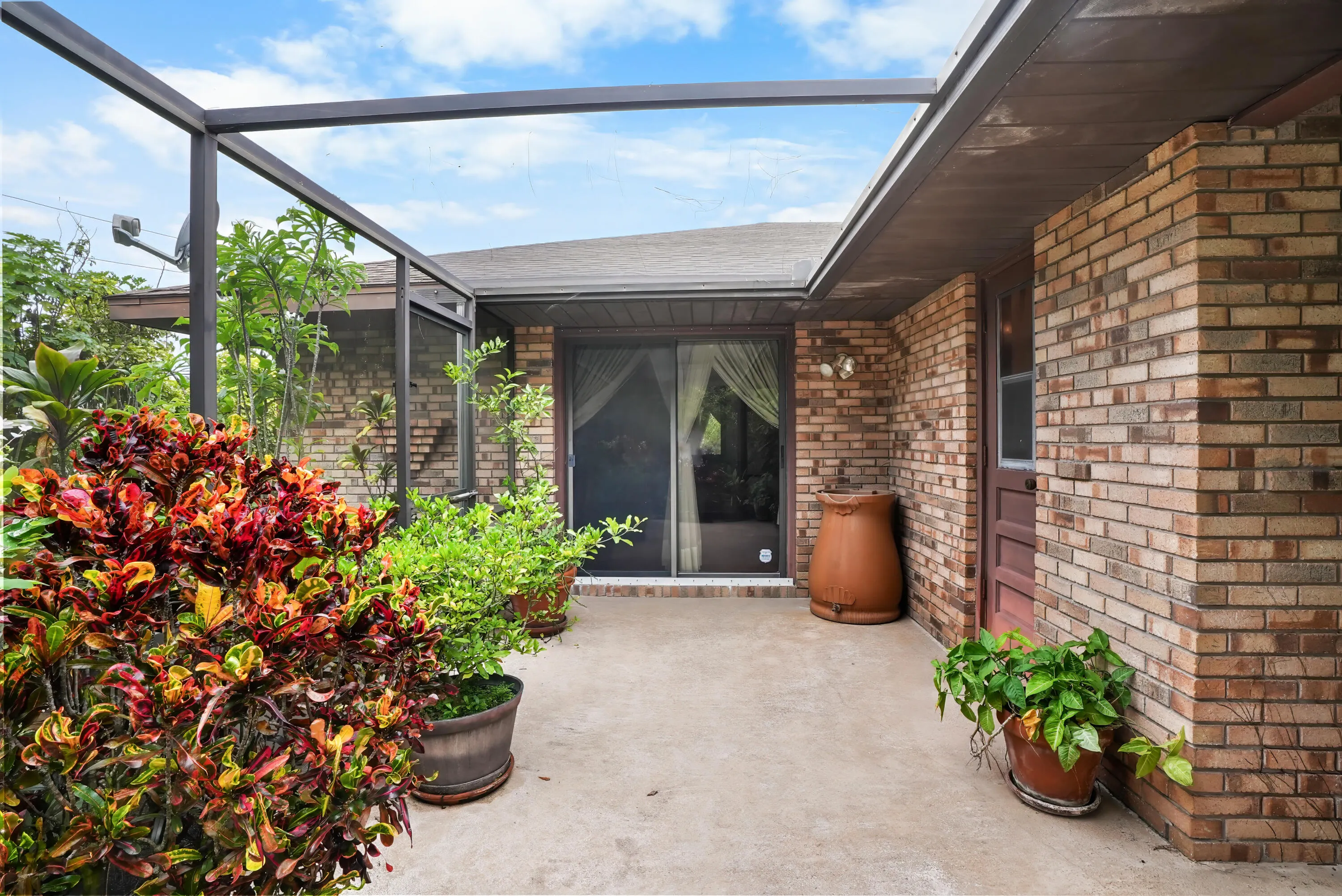 472 SE Majestic Terrace