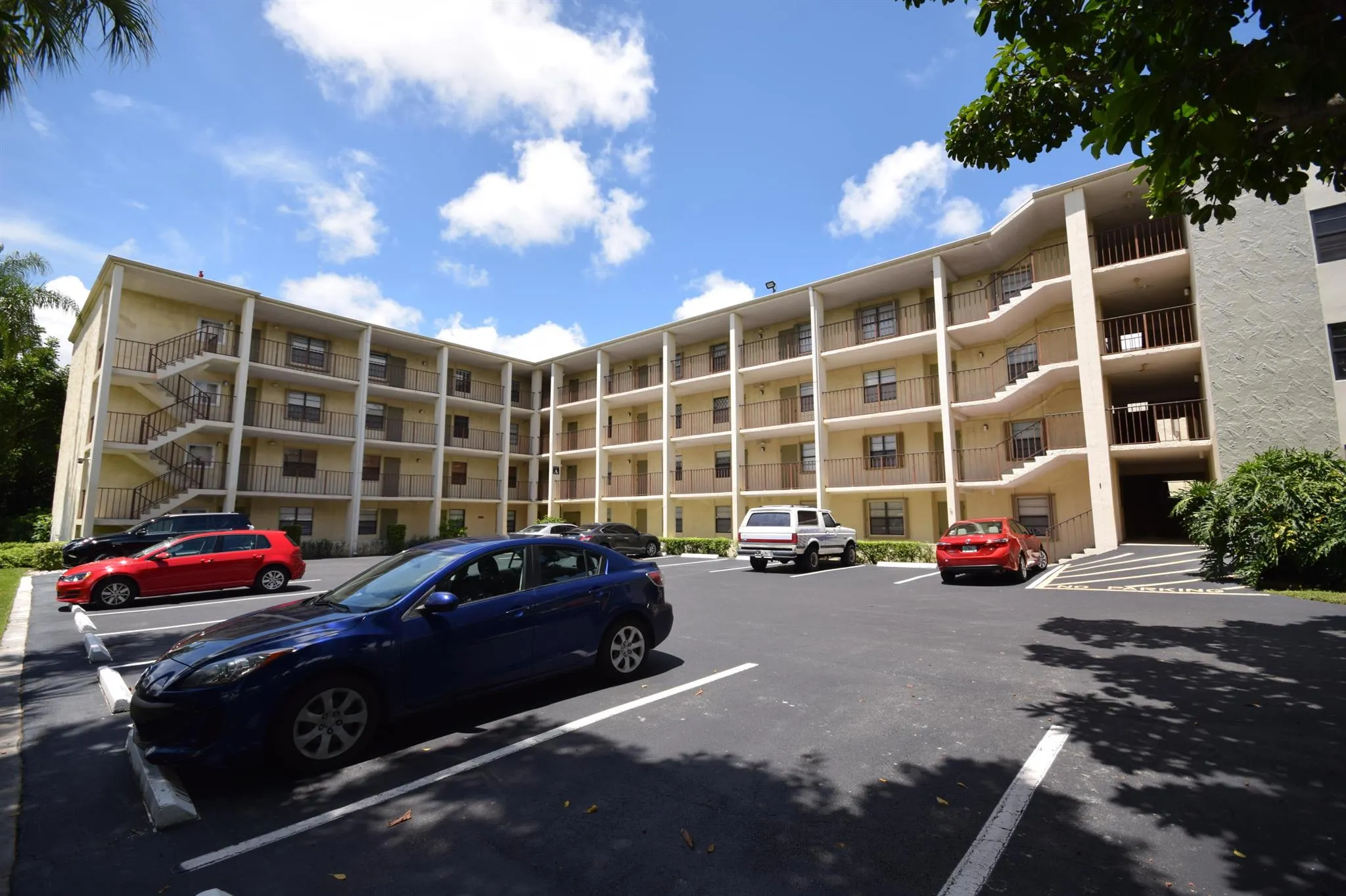501 SW 11th Place, #204