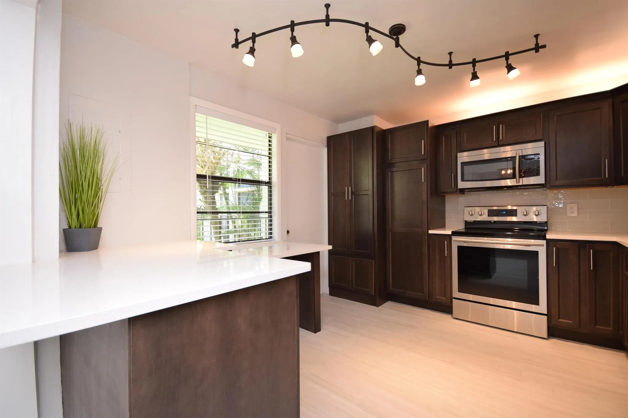 501 SW 11th Place, #204