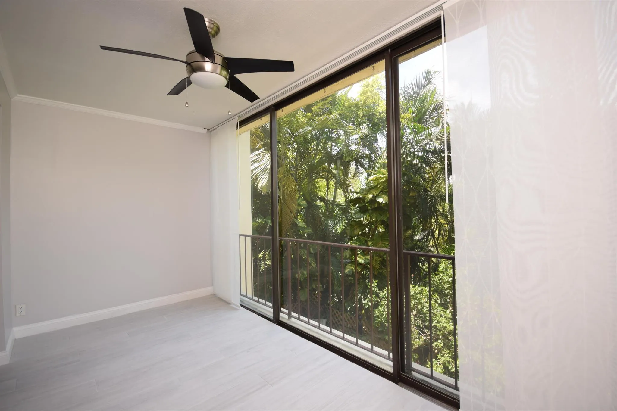 501 SW 11th Place, #204