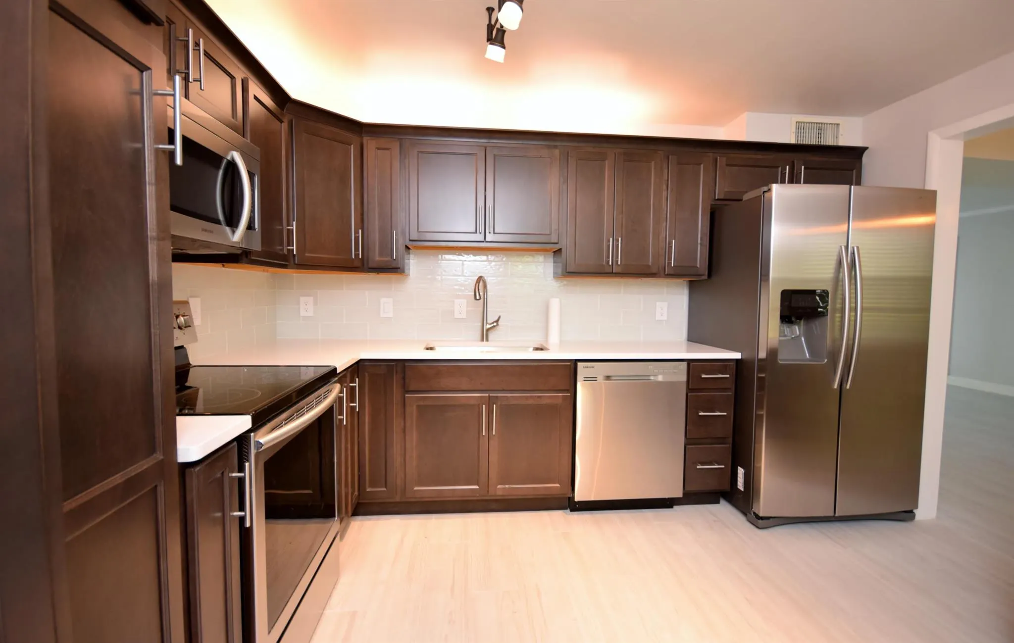 501 SW 11th Place, #204