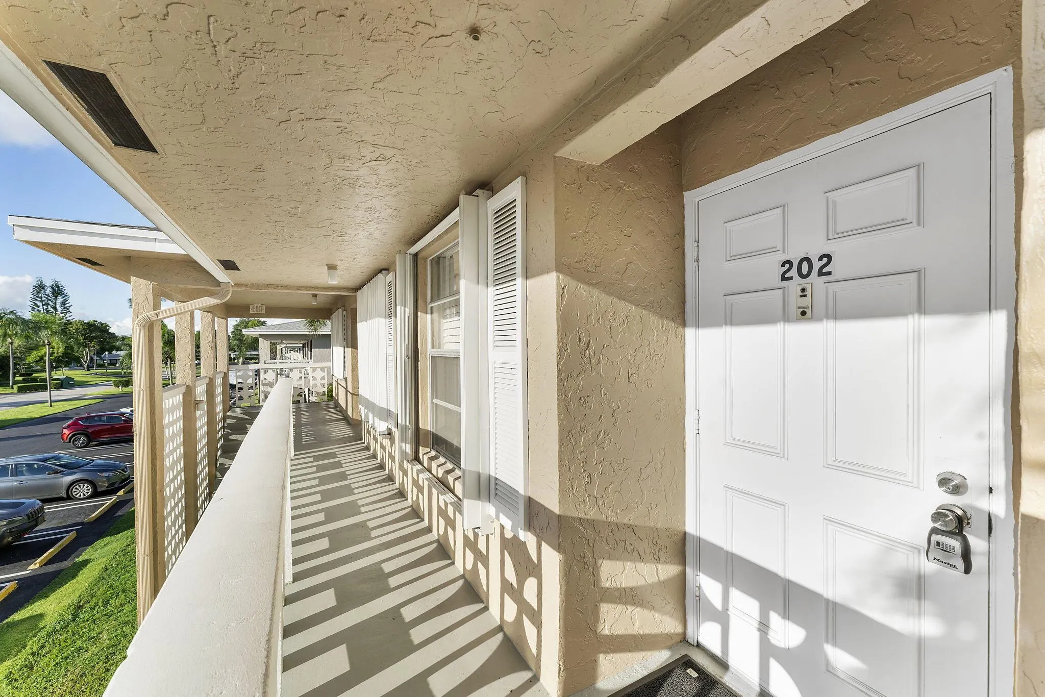 1050 Citrus, #202