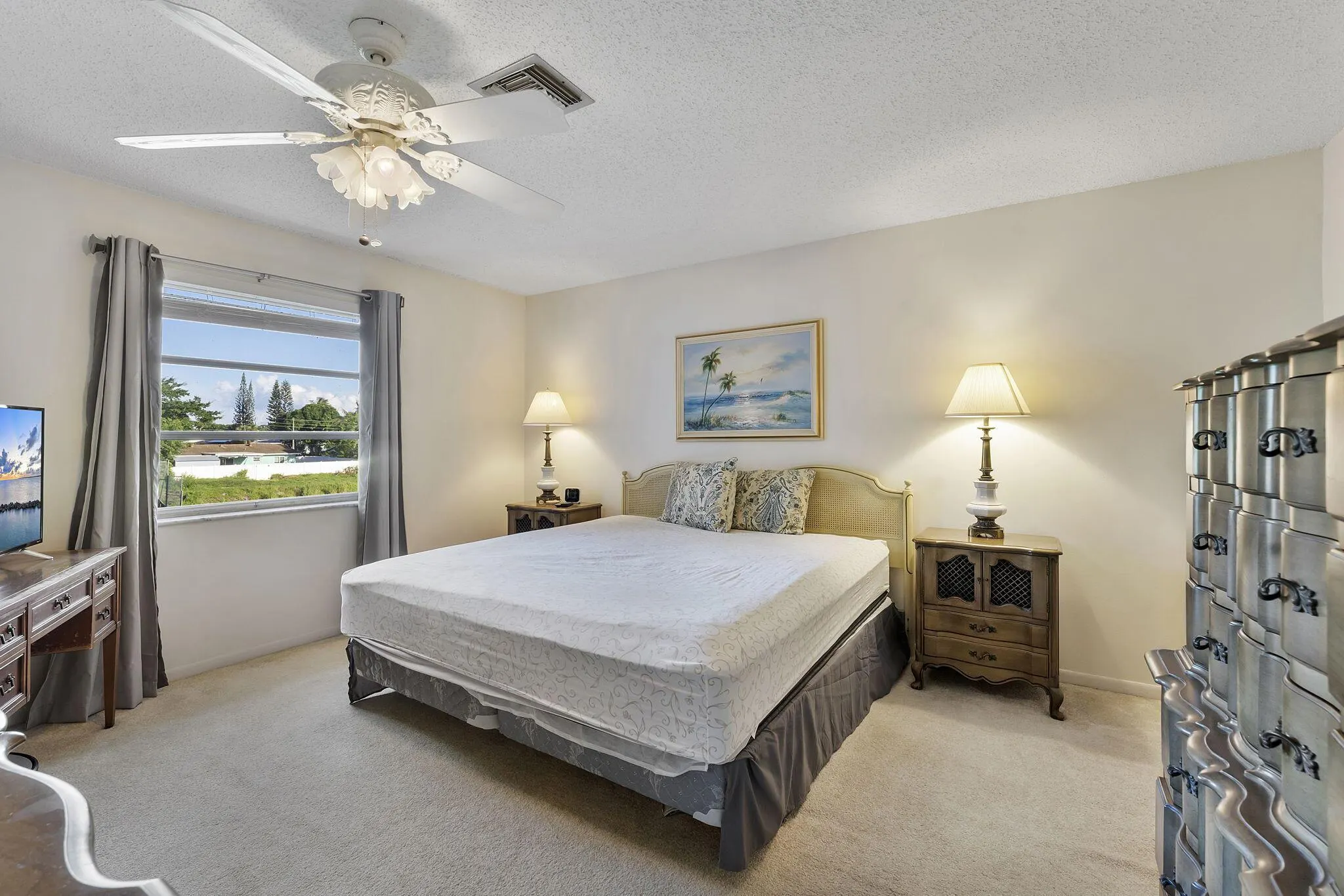 1050 Citrus, #202