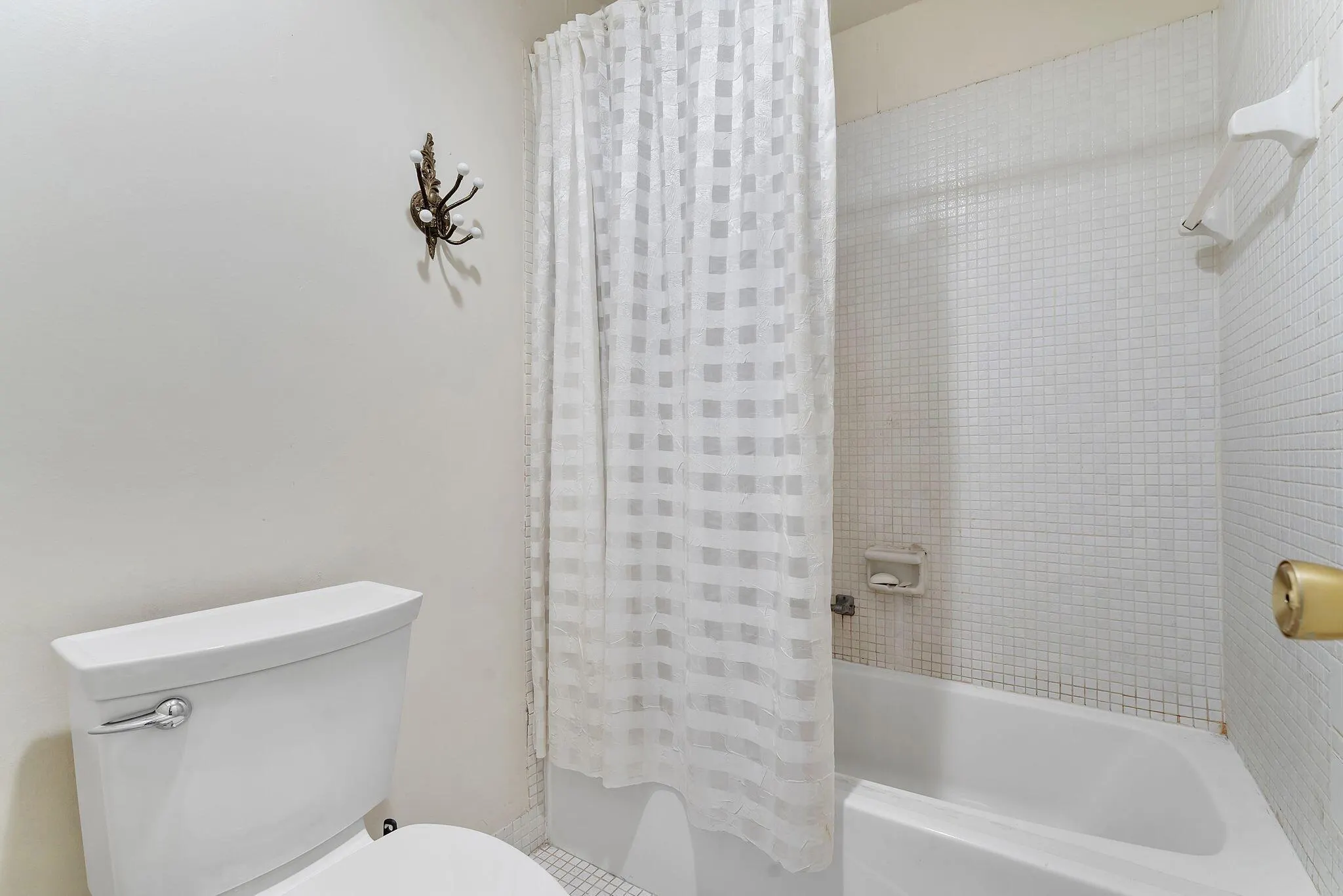 1050 Citrus, #202