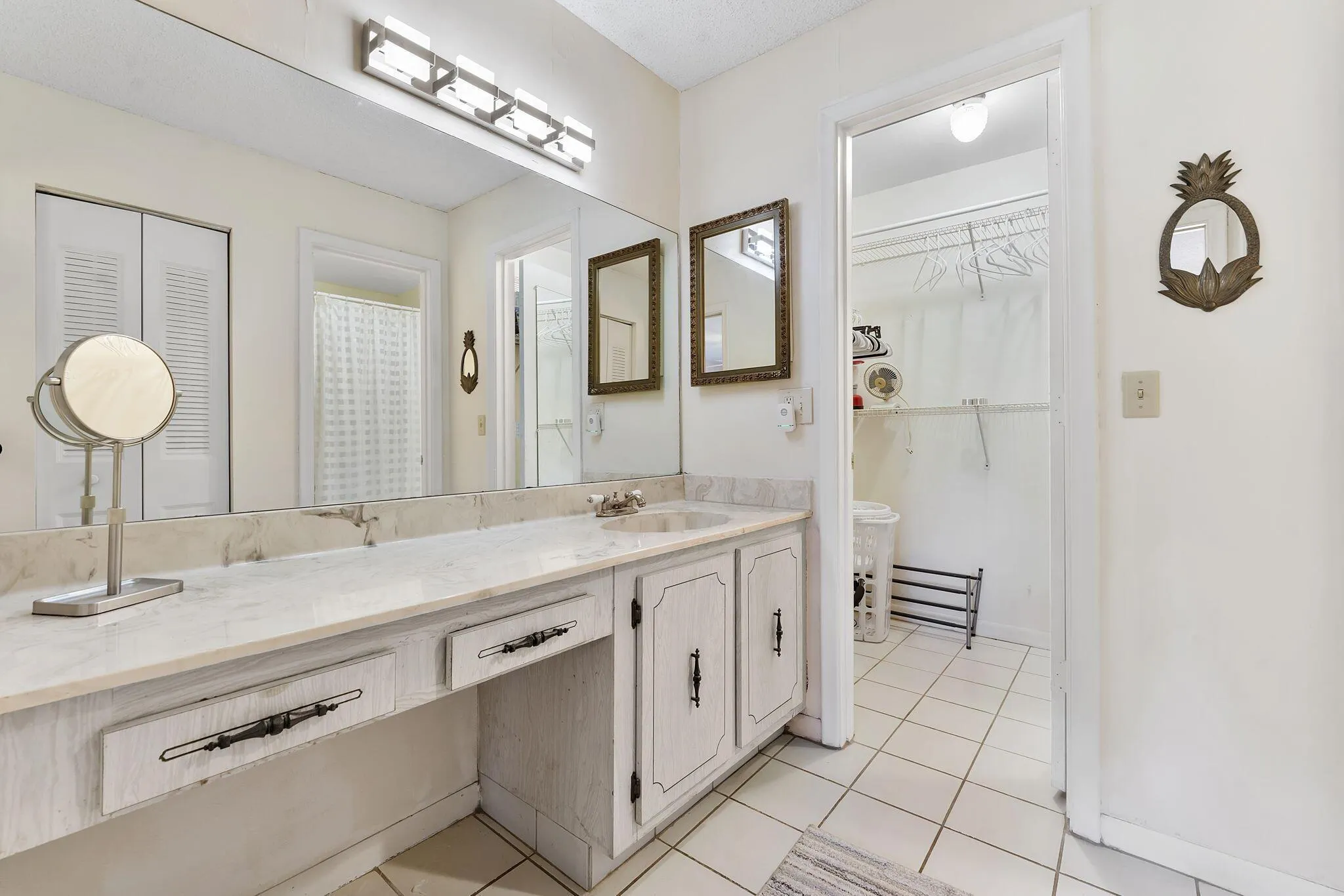 1050 Citrus, #202