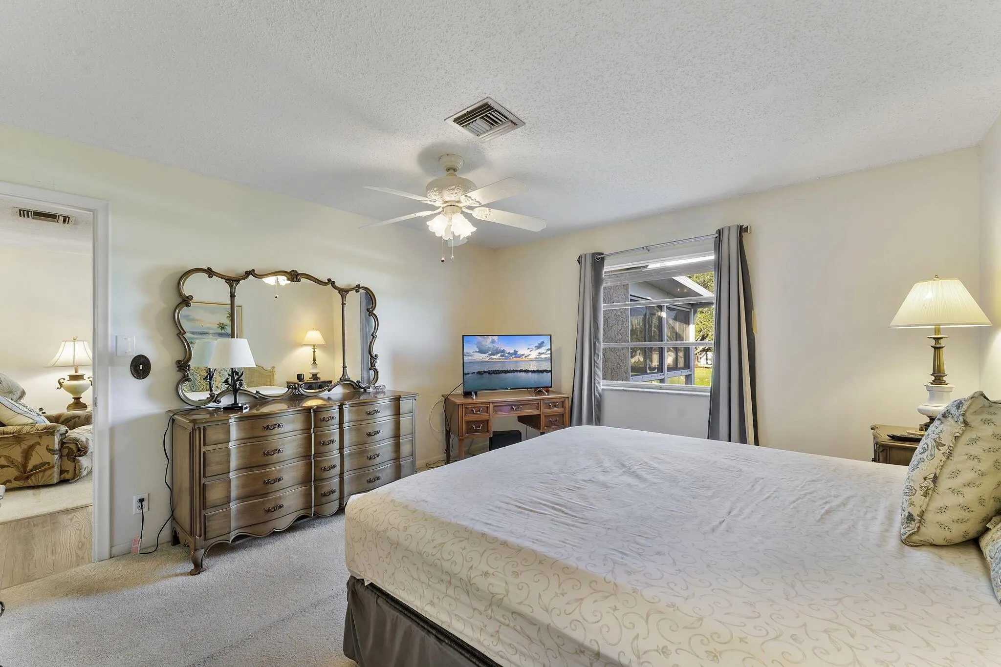 1050 Citrus, #202