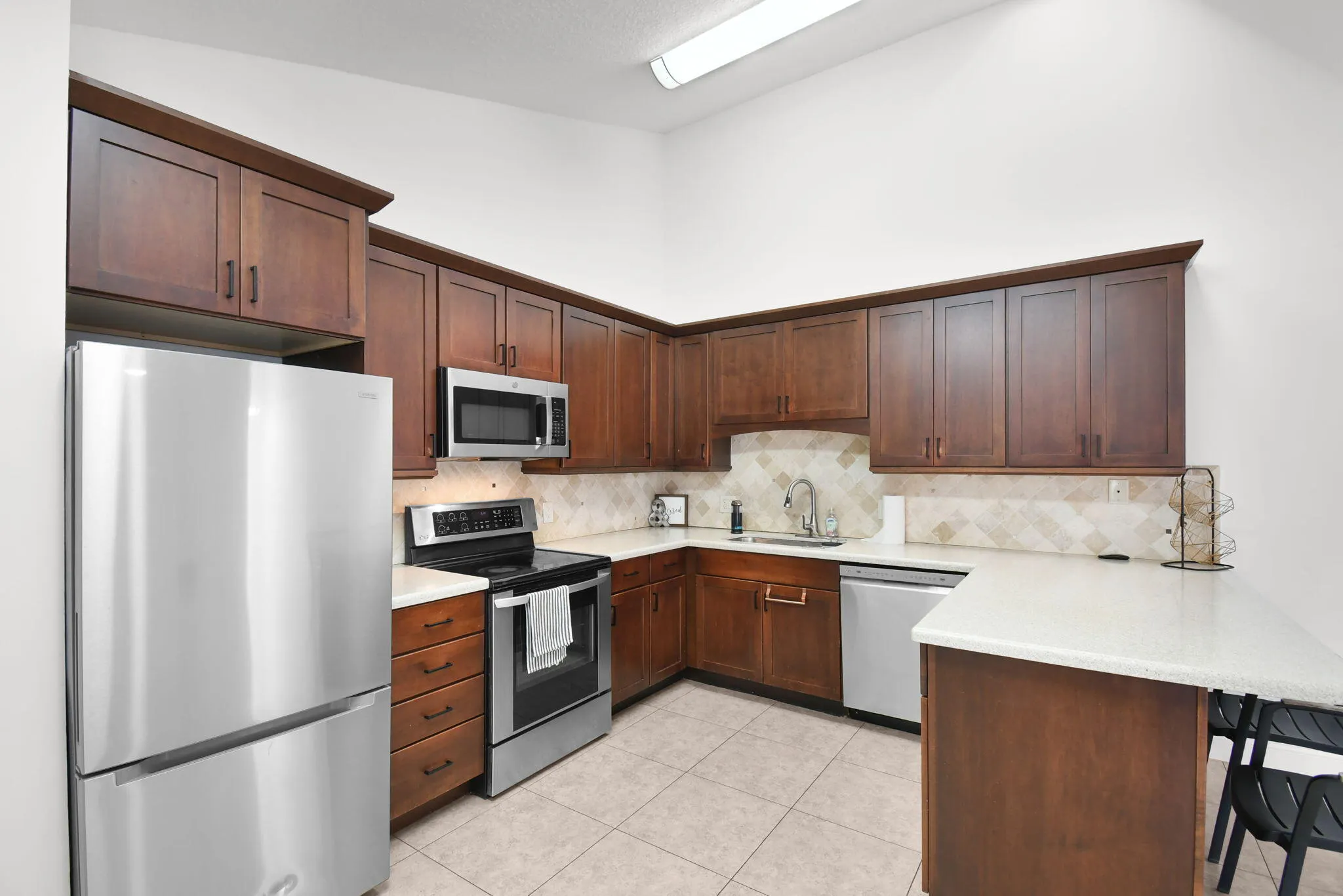 5805 Golden Eagle Circle