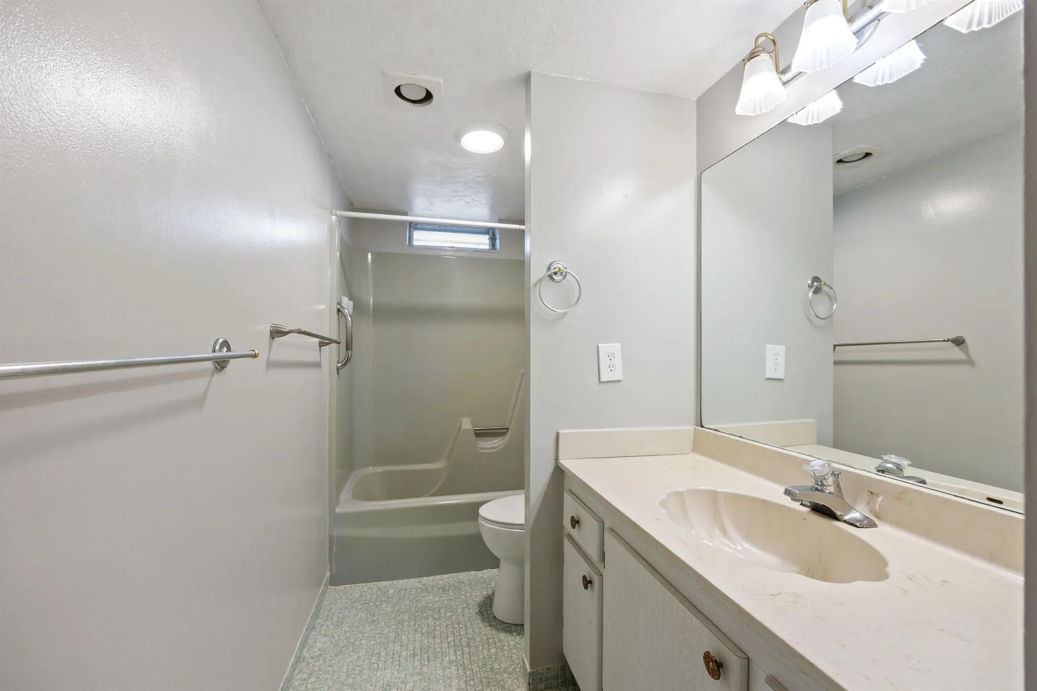 230 NE 26th Avenue, #206
