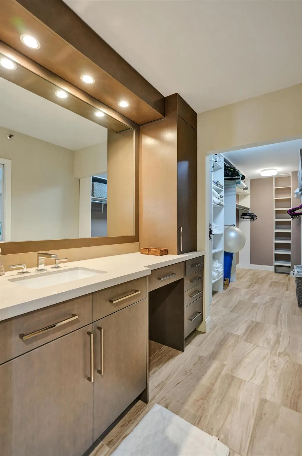 100 SE 5th Avenue, #406