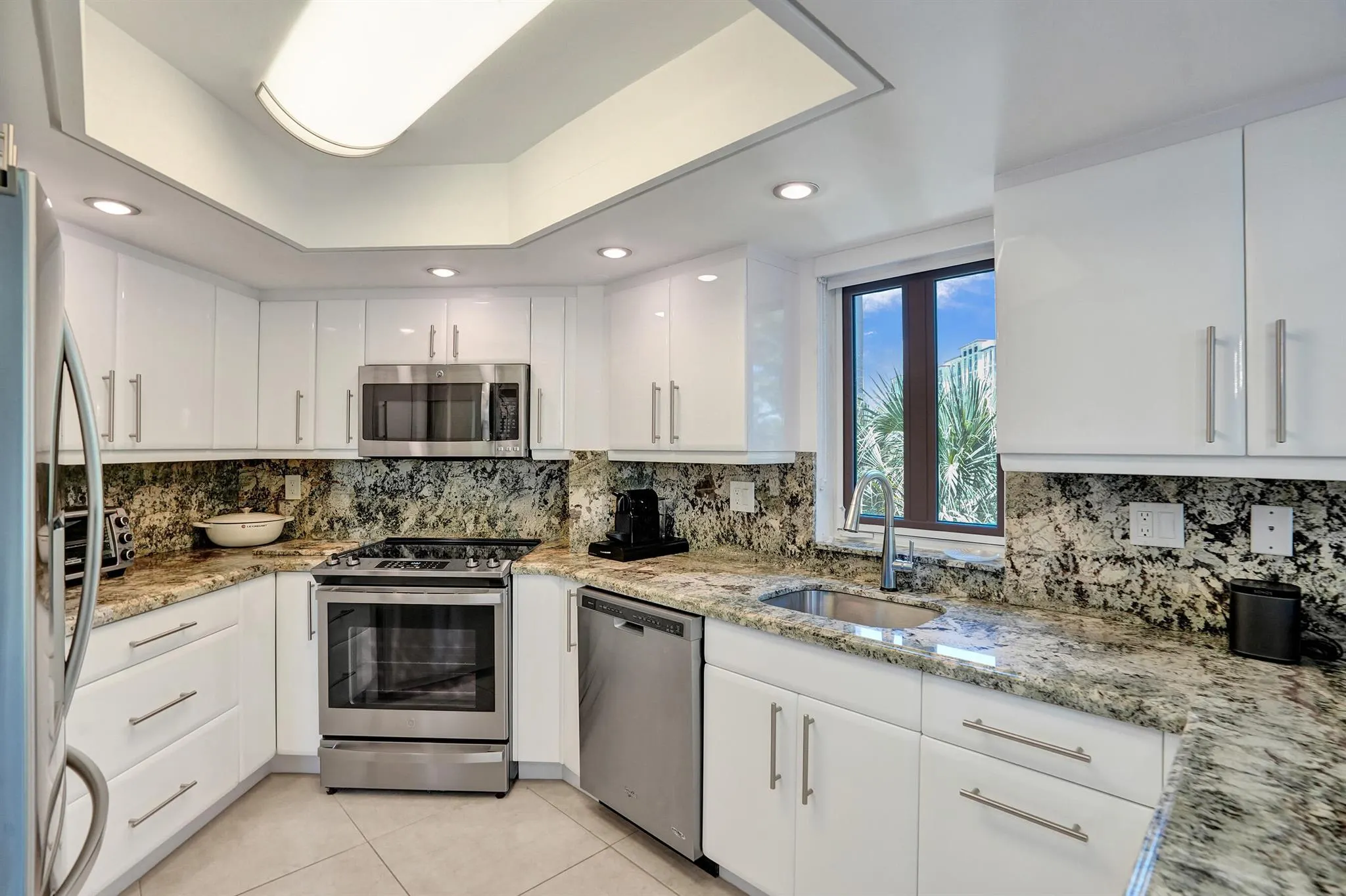 100 SE 5th Avenue, #406