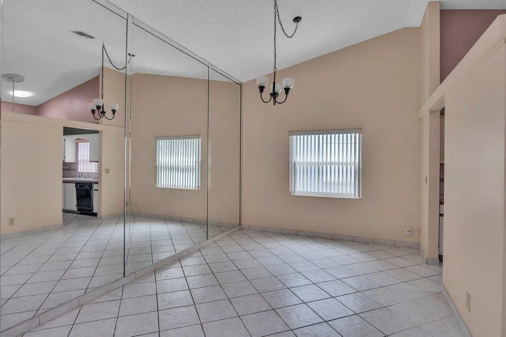 5322 Garrett Lane