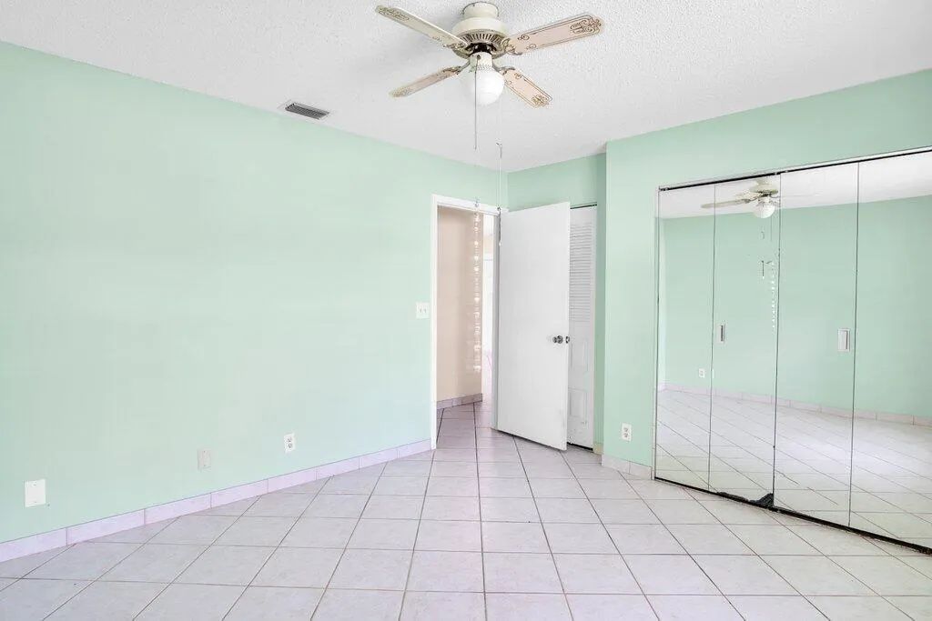 5322 Garrett Lane