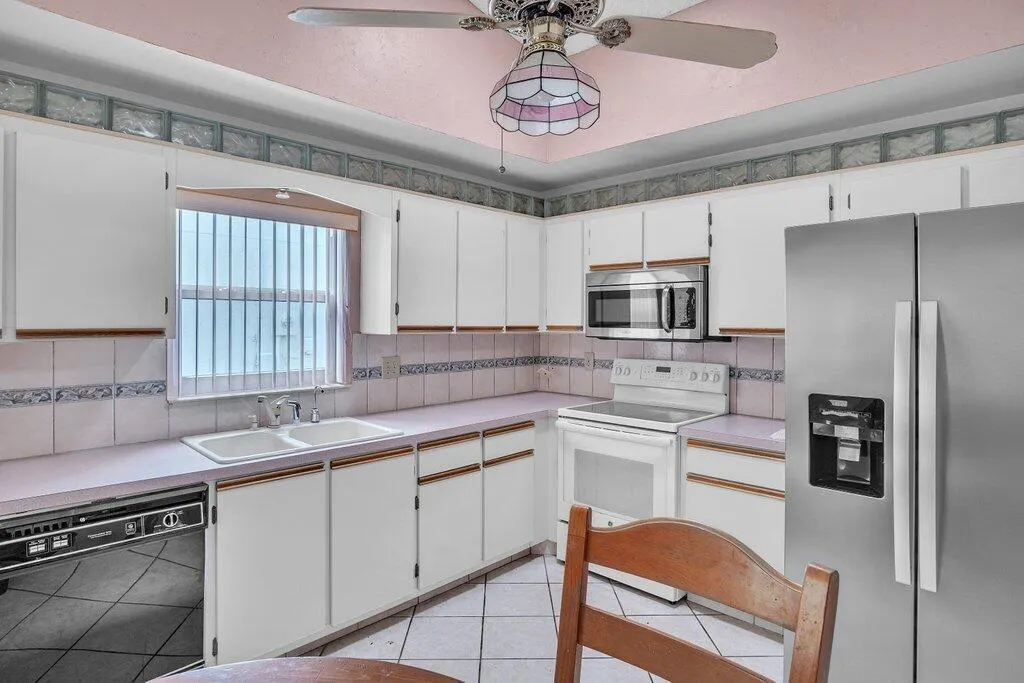 5322 Garrett Lane
