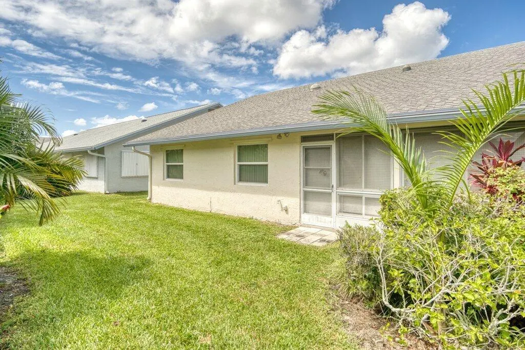 5322 Garrett Lane