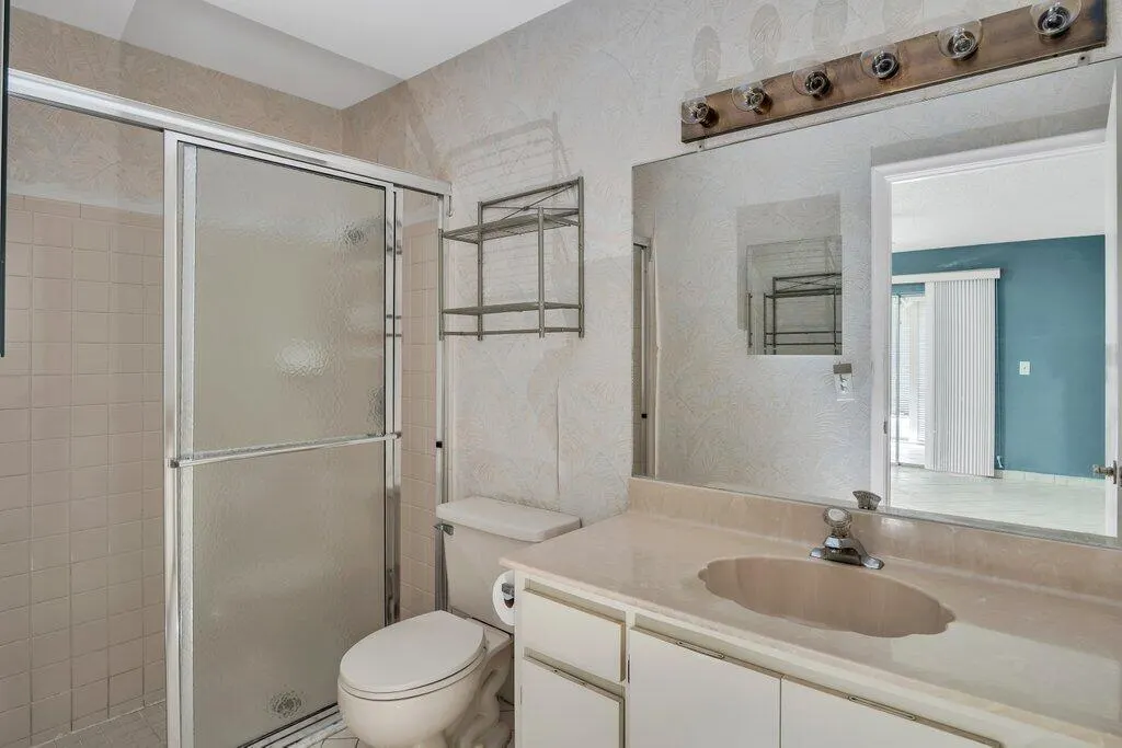 5322 Garrett Lane