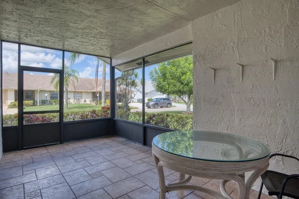 5322 Garrett Lane