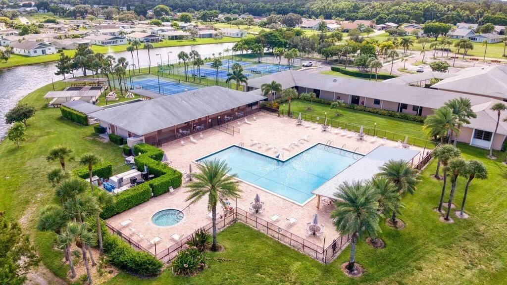 5322 Garrett Lane