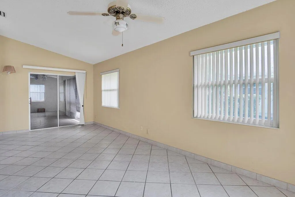5322 Garrett Lane