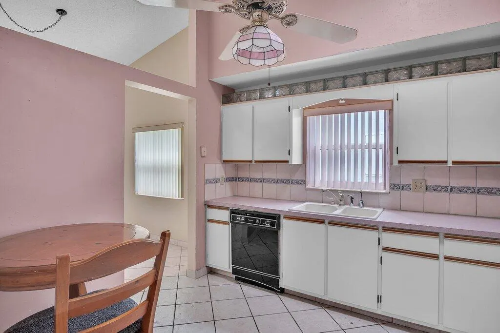 5322 Garrett Lane