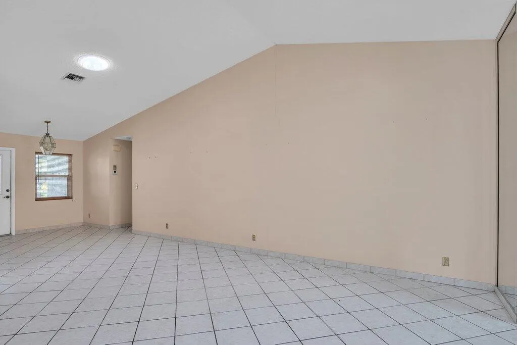 5322 Garrett Lane