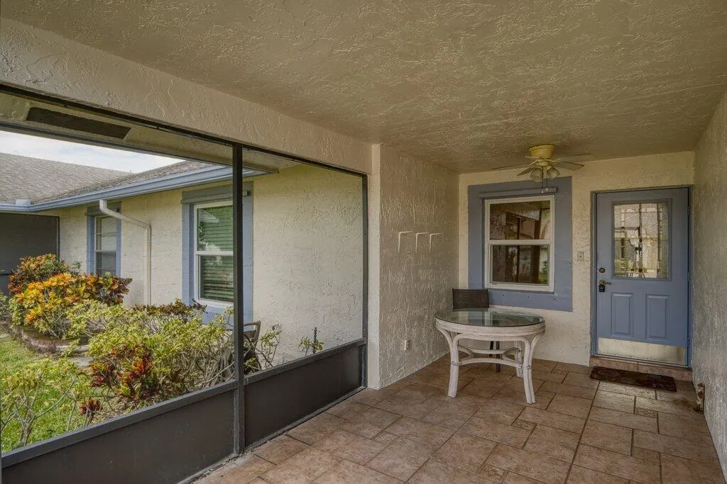 5322 Garrett Lane
