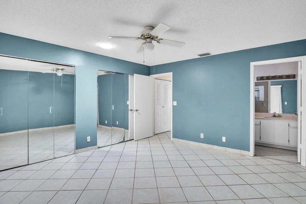 5322 Garrett Lane