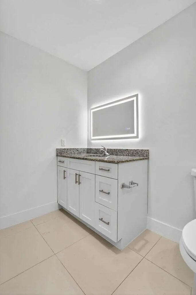 488 NW 13th Street