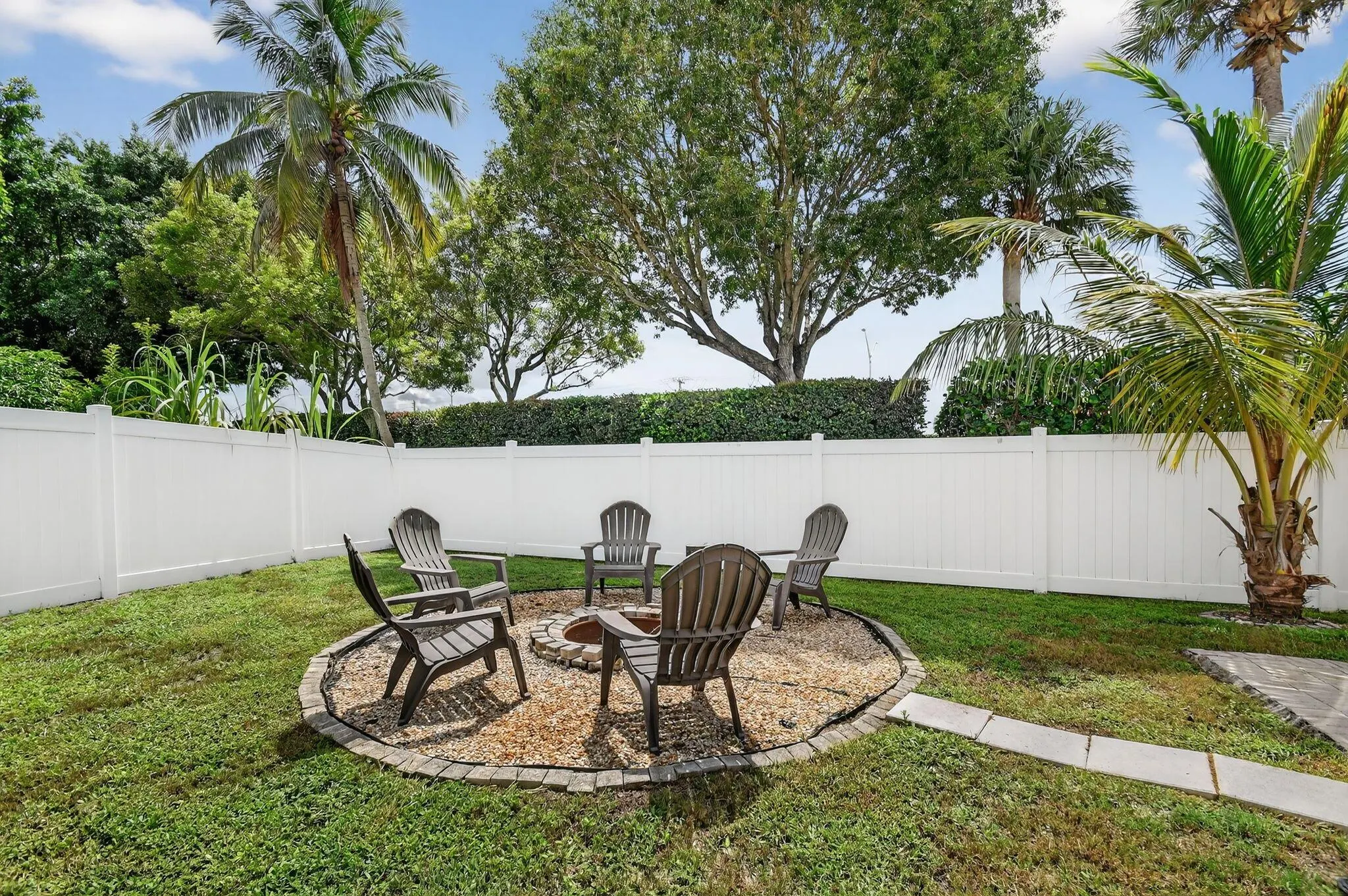 7630 Rockport Circle