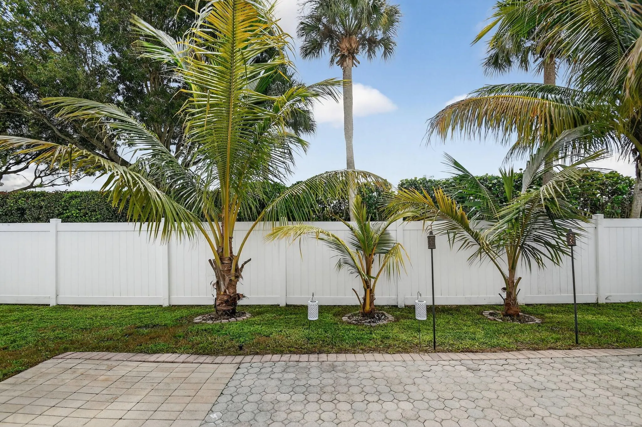 7630 Rockport Circle