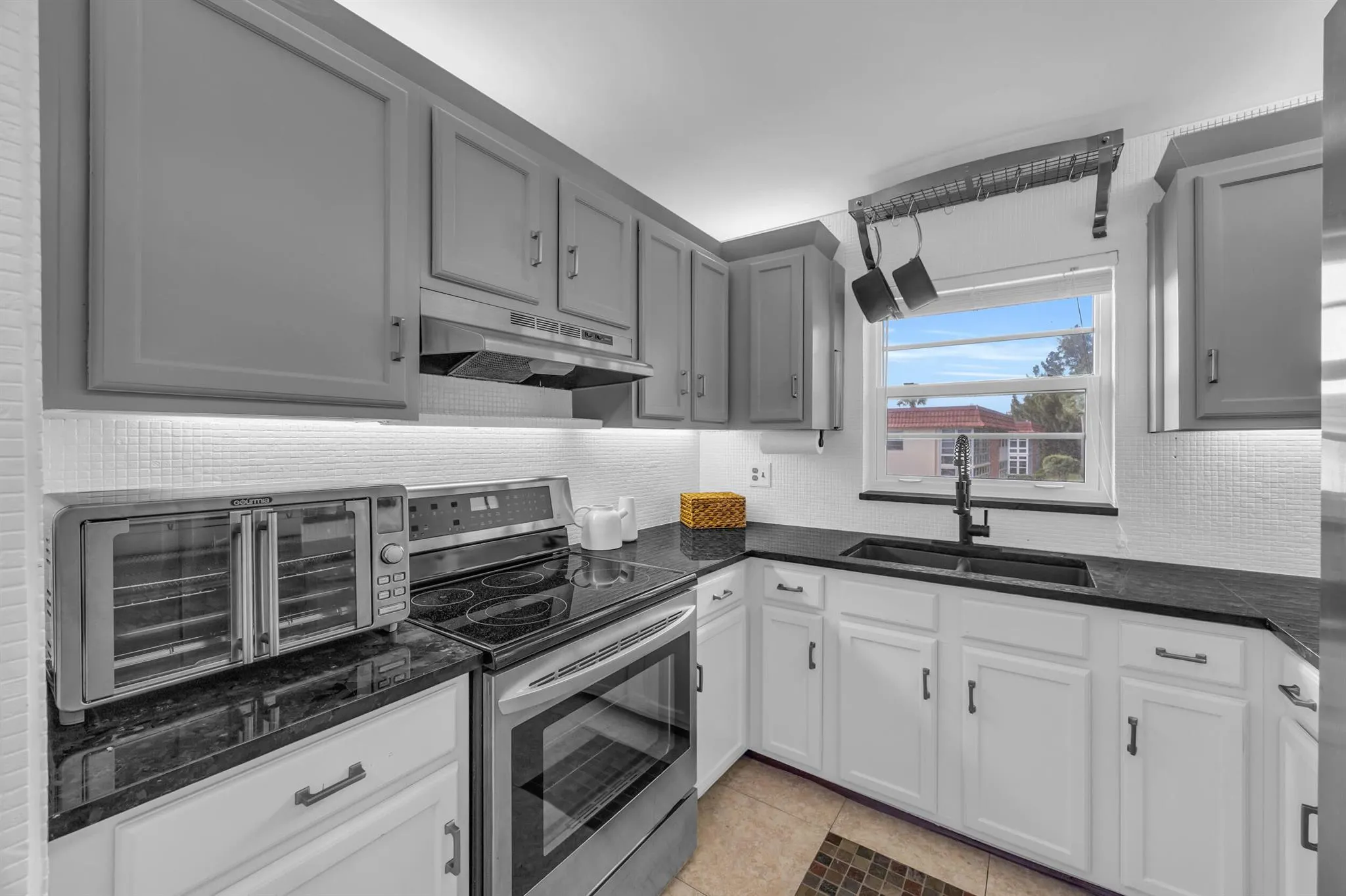48 Woodland Drive, #207