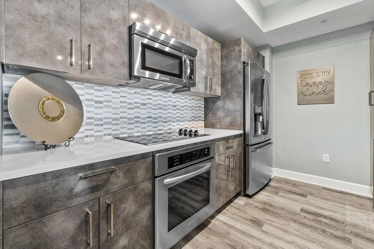 550 Okeechobee Boulevard, #704