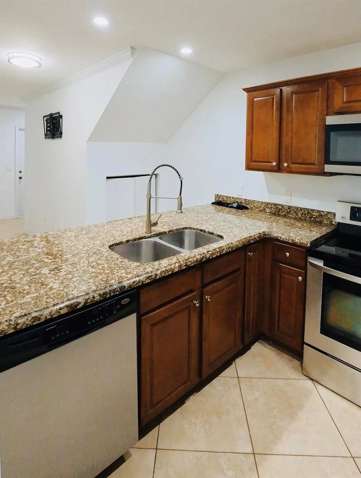 1000 Palm Trail, #4