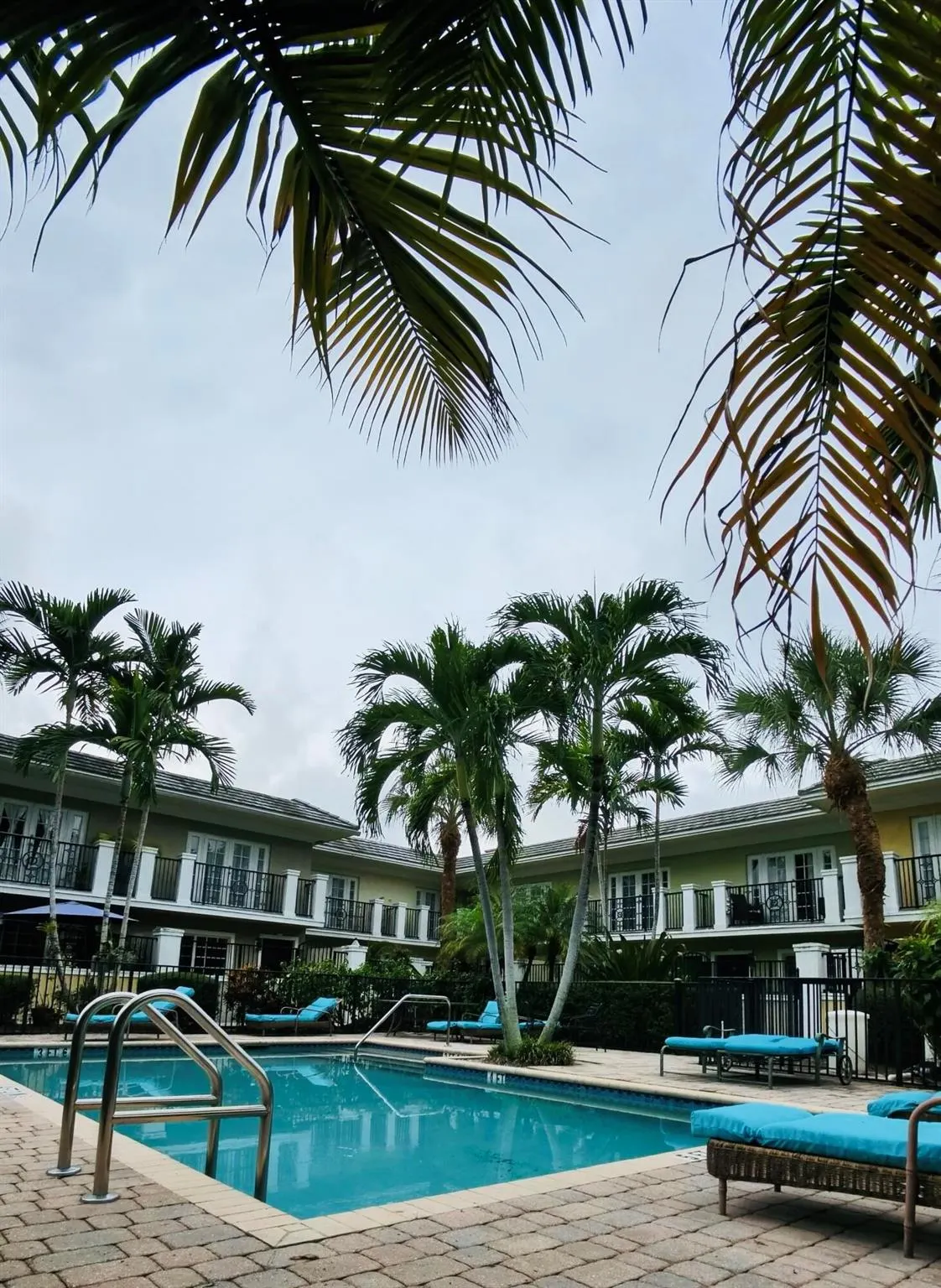 1000 Palm Trail, #4