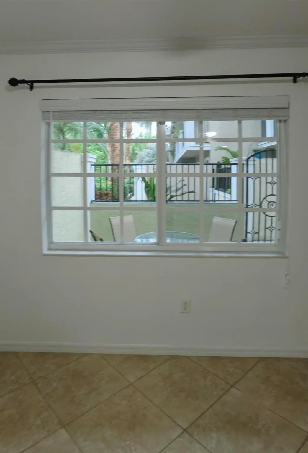 1000 Palm Trail, #4