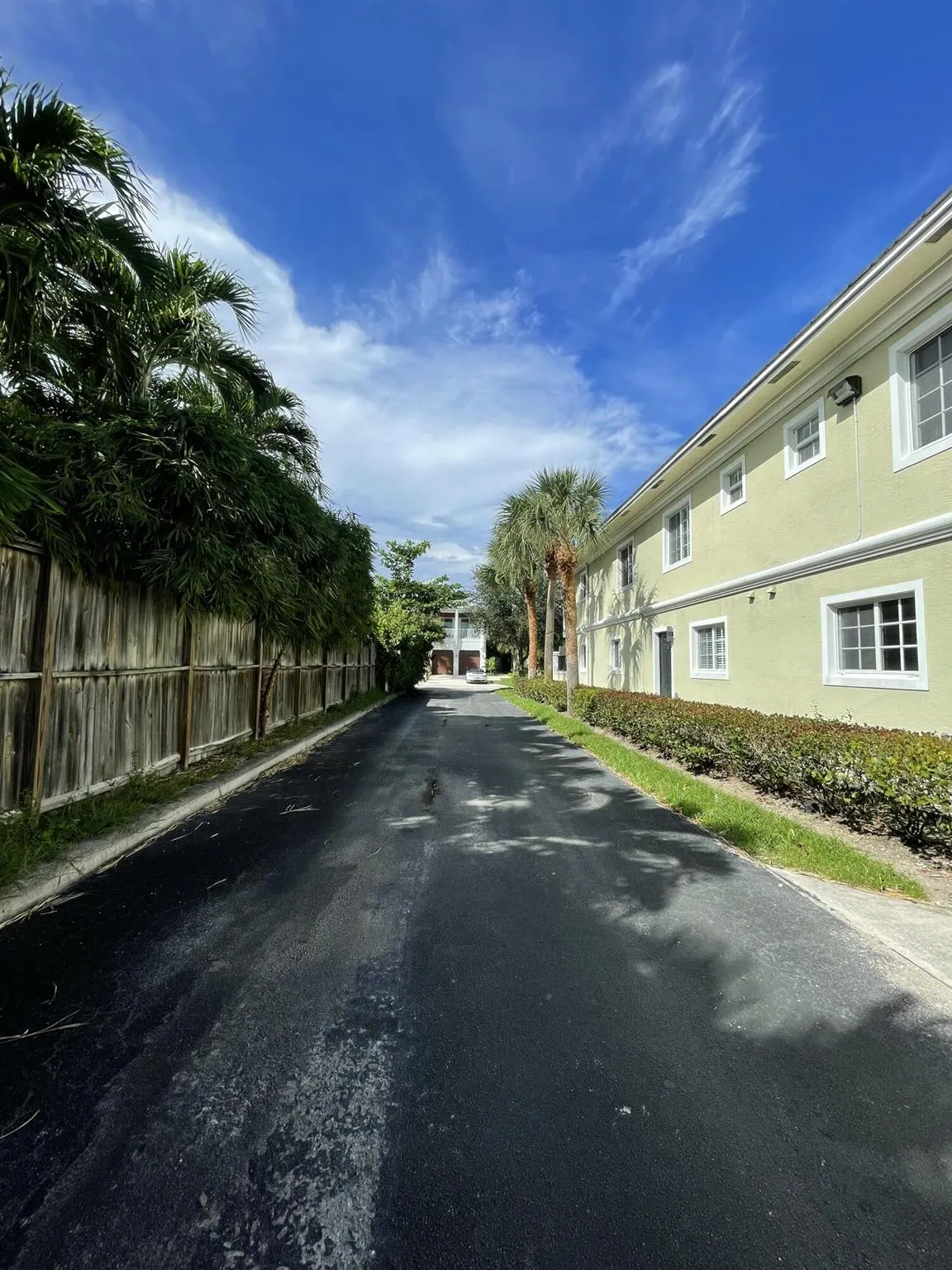 1000 Palm Trail, #4