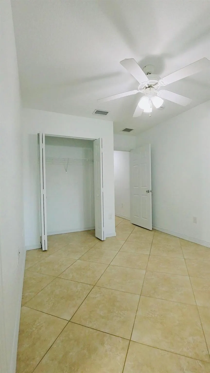 1000 Palm Trail, #4
