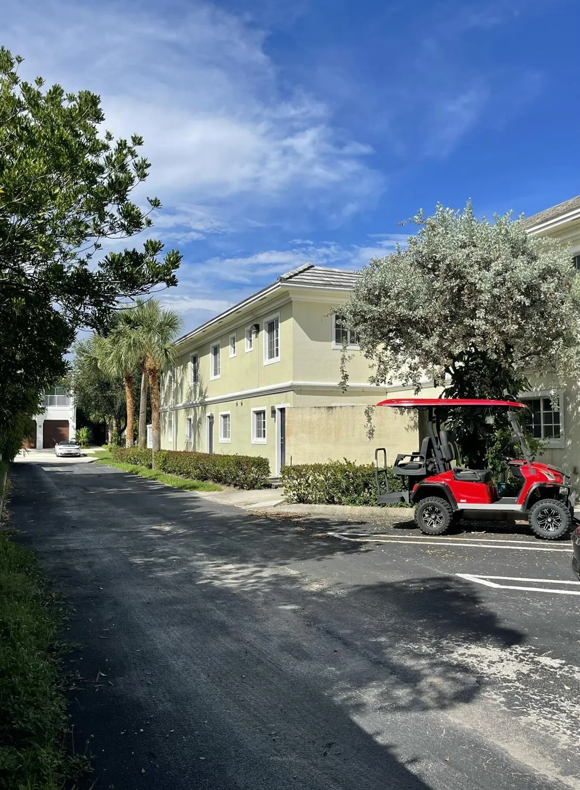 1000 Palm Trail, #4