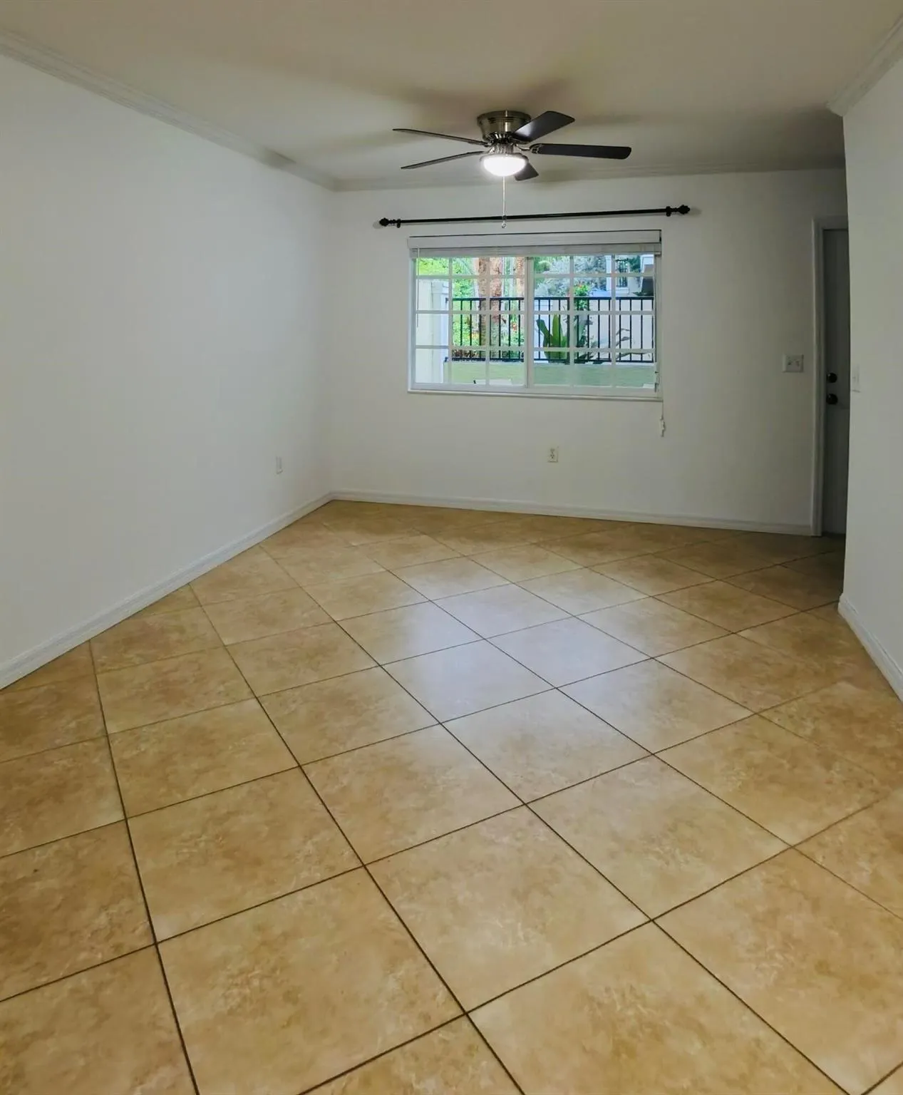 1000 Palm Trail, #4