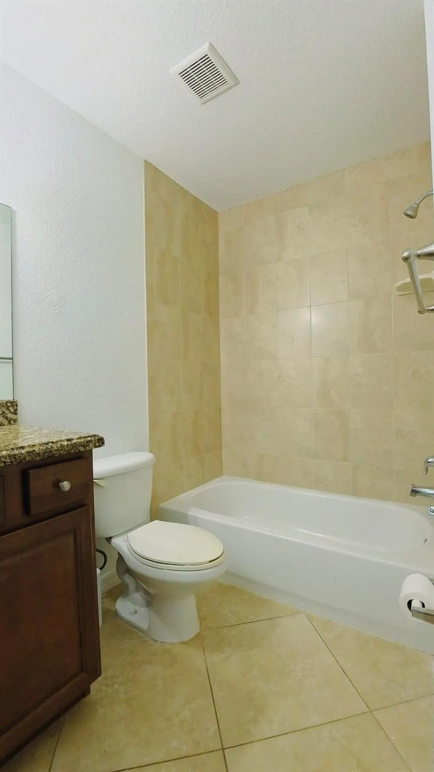 1000 Palm Trail, #4