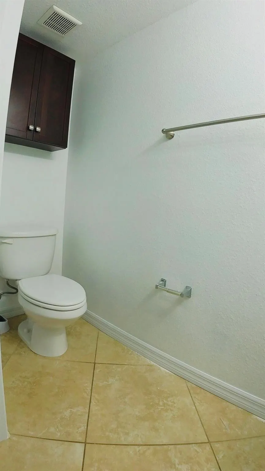 1000 Palm Trail, #4