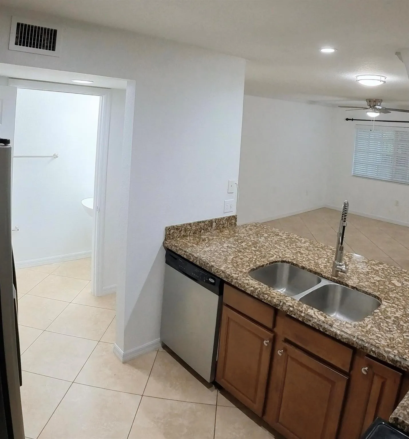1000 Palm Trail, #4