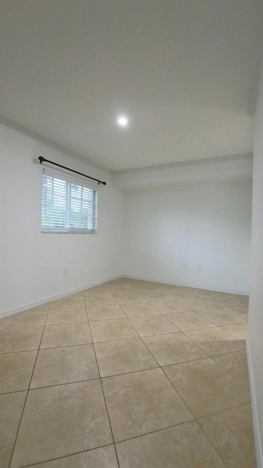 1000 Palm Trail, #4