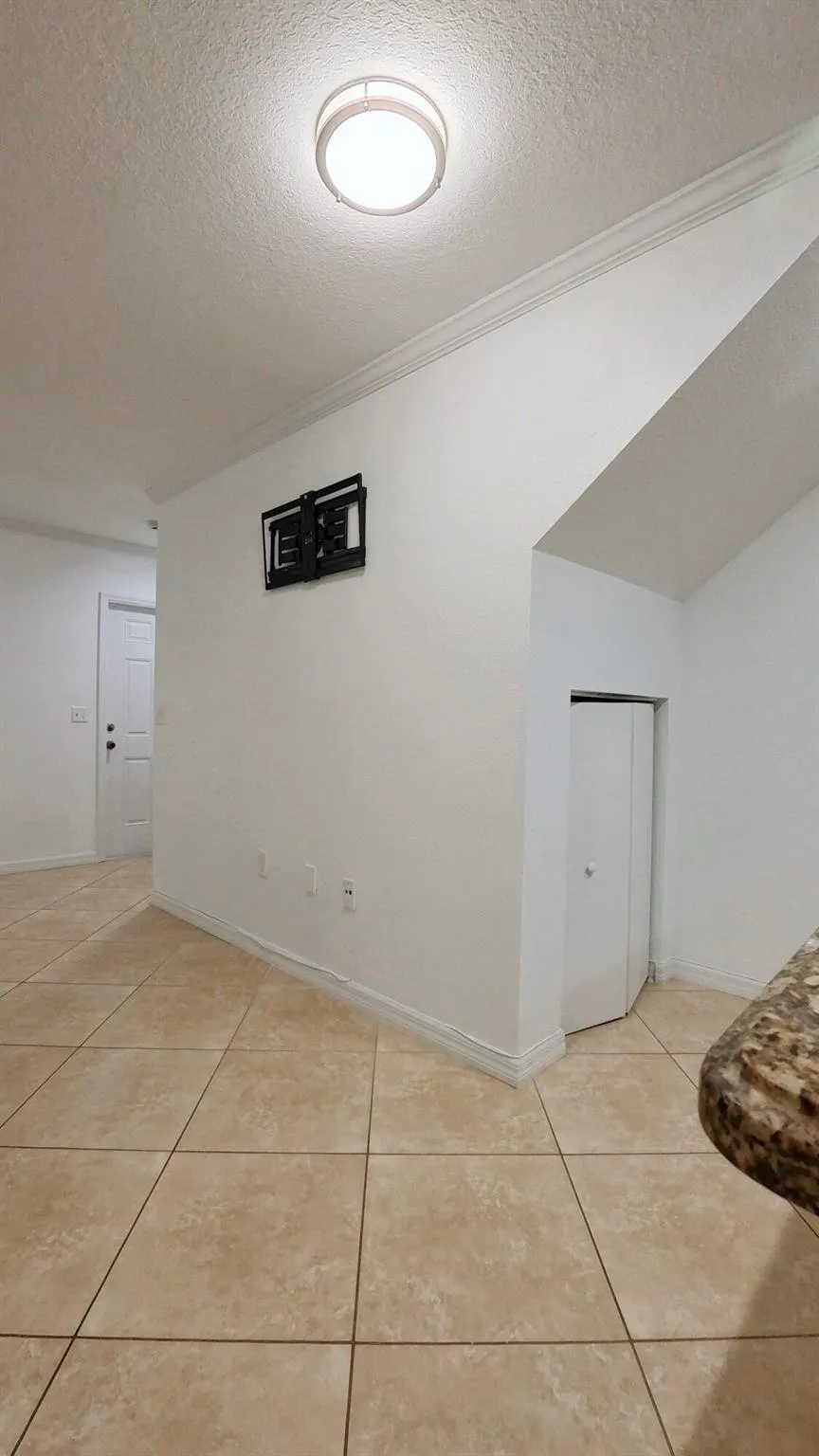 1000 Palm Trail, #4