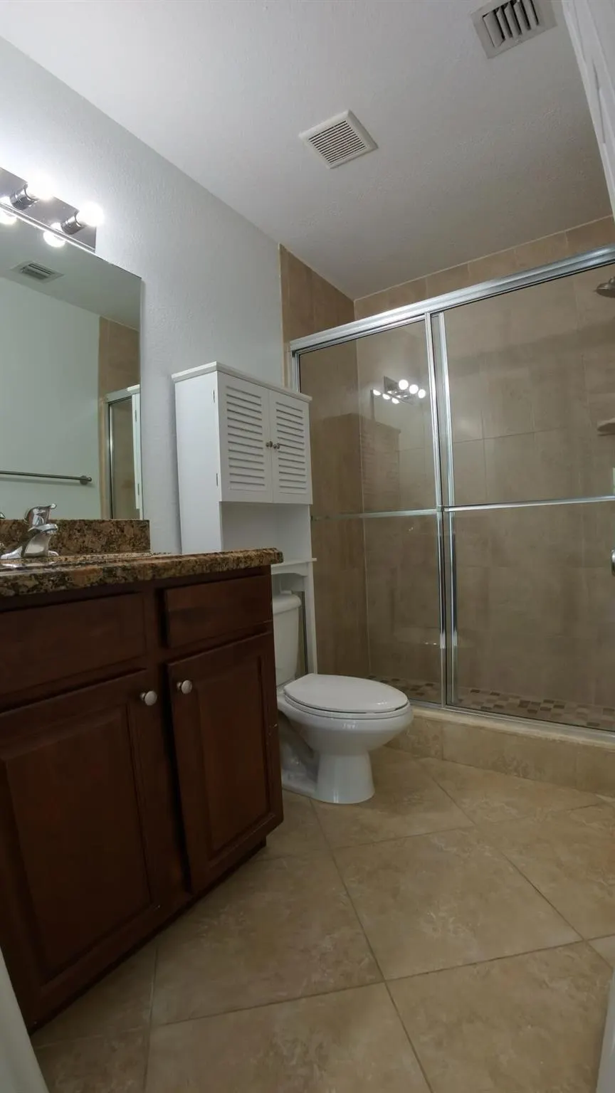1000 Palm Trail, #4