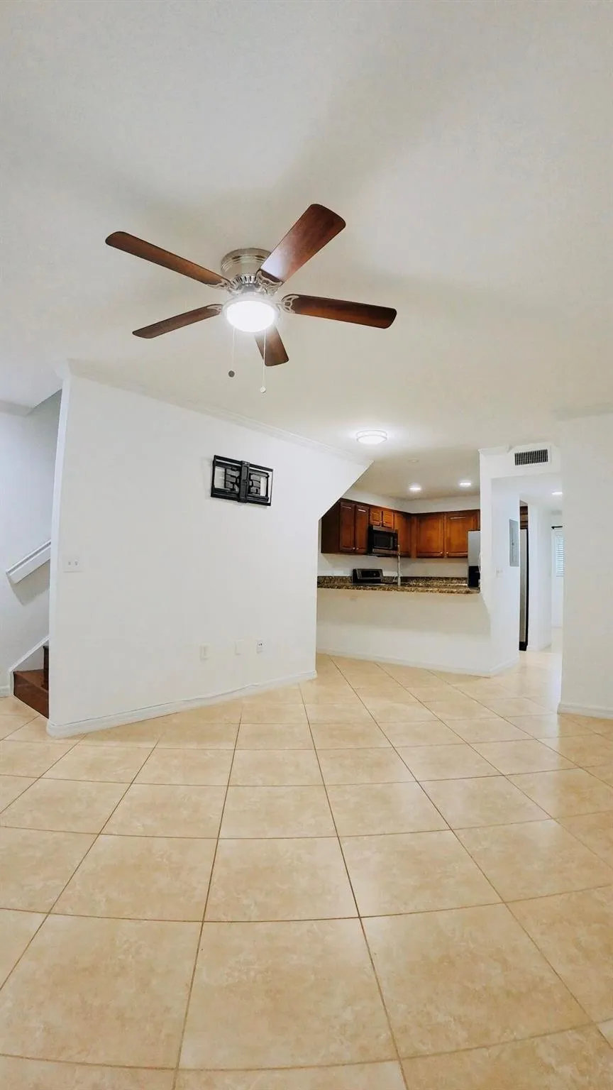1000 Palm Trail, #4
