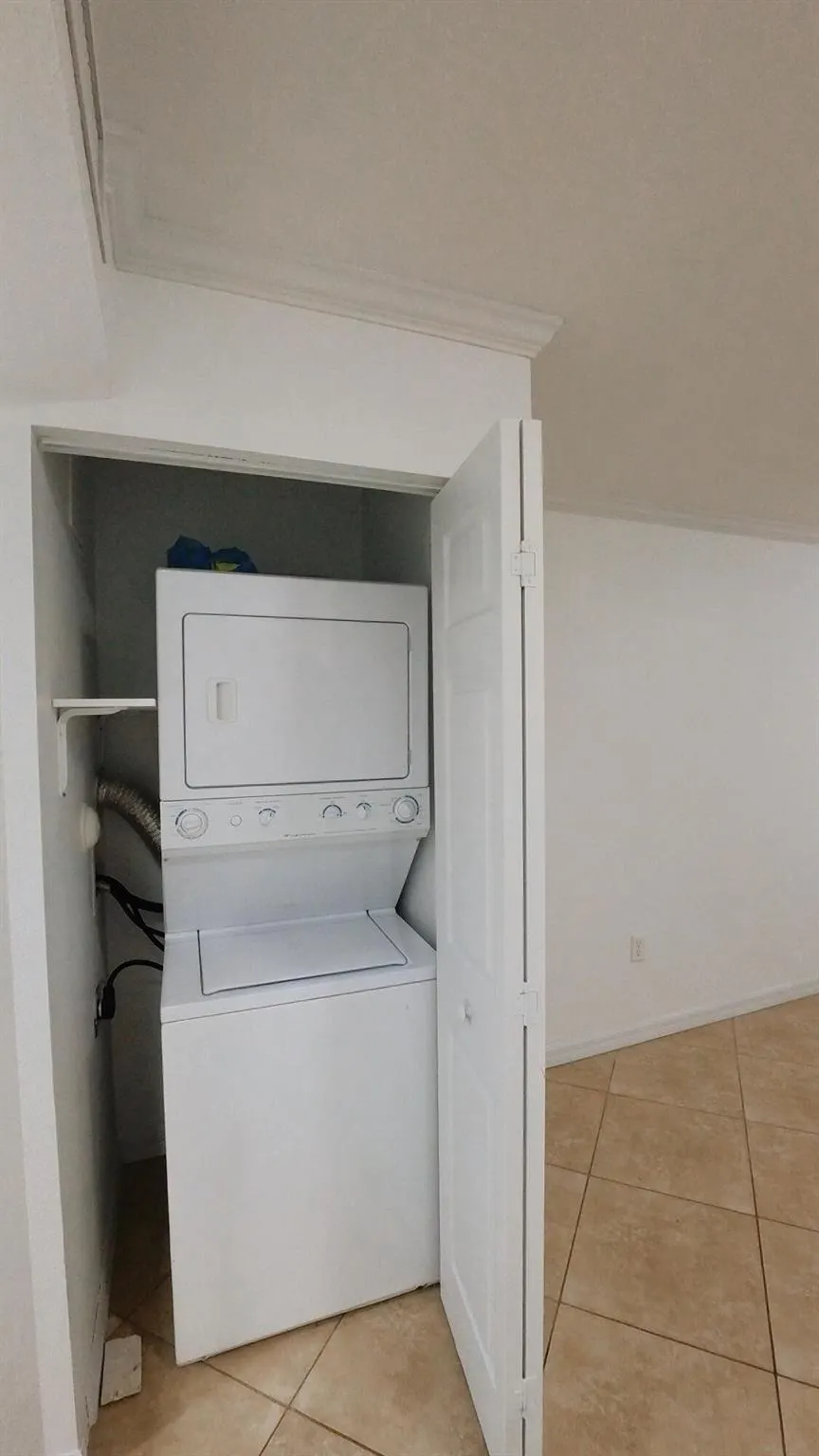 1000 Palm Trail, #4