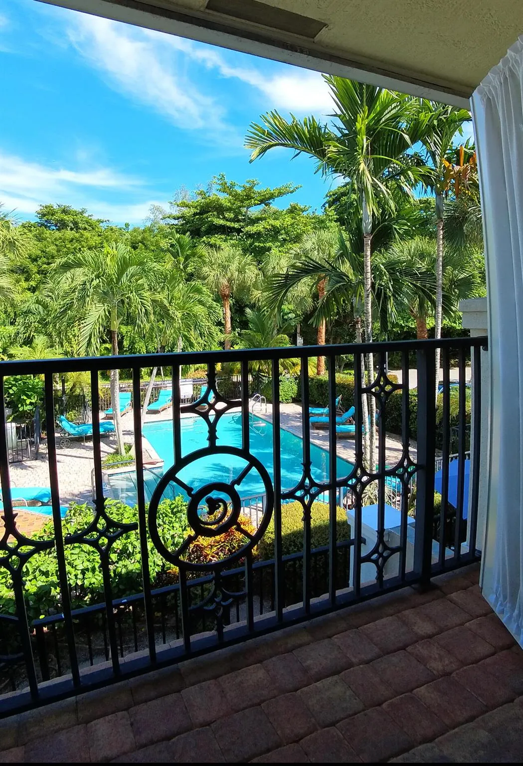 1000 Palm Trail, #4