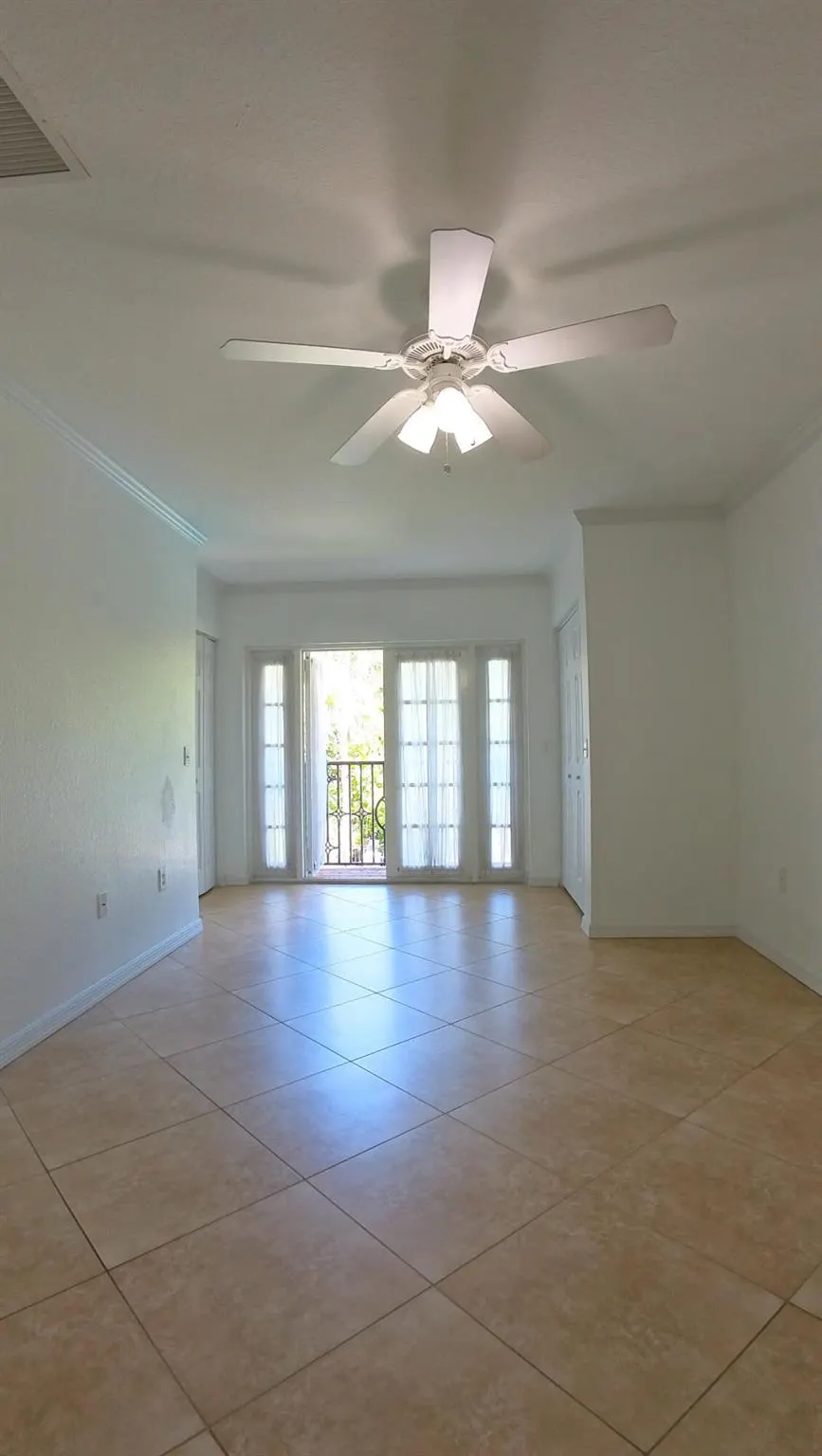1000 Palm Trail, #4