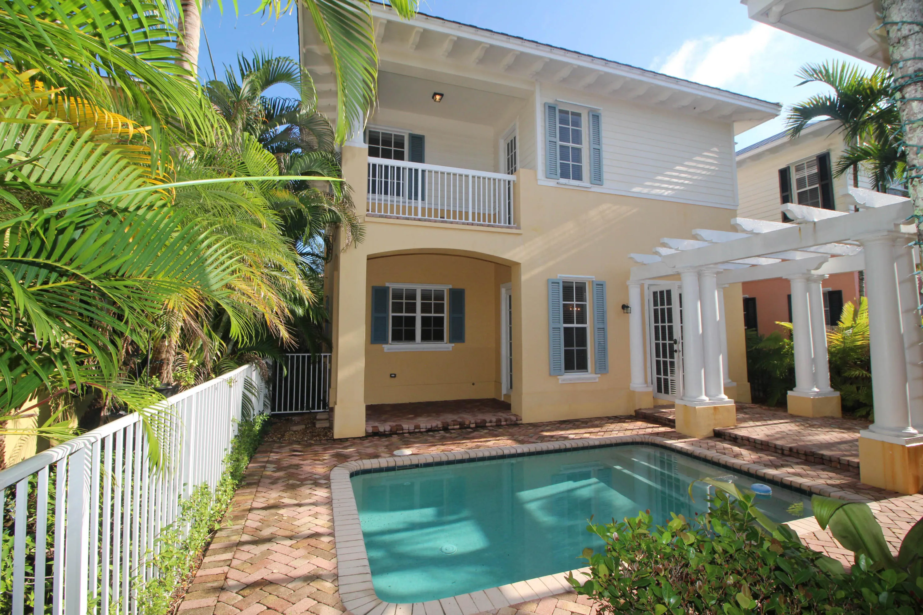 224 W Bay Cedar Circle